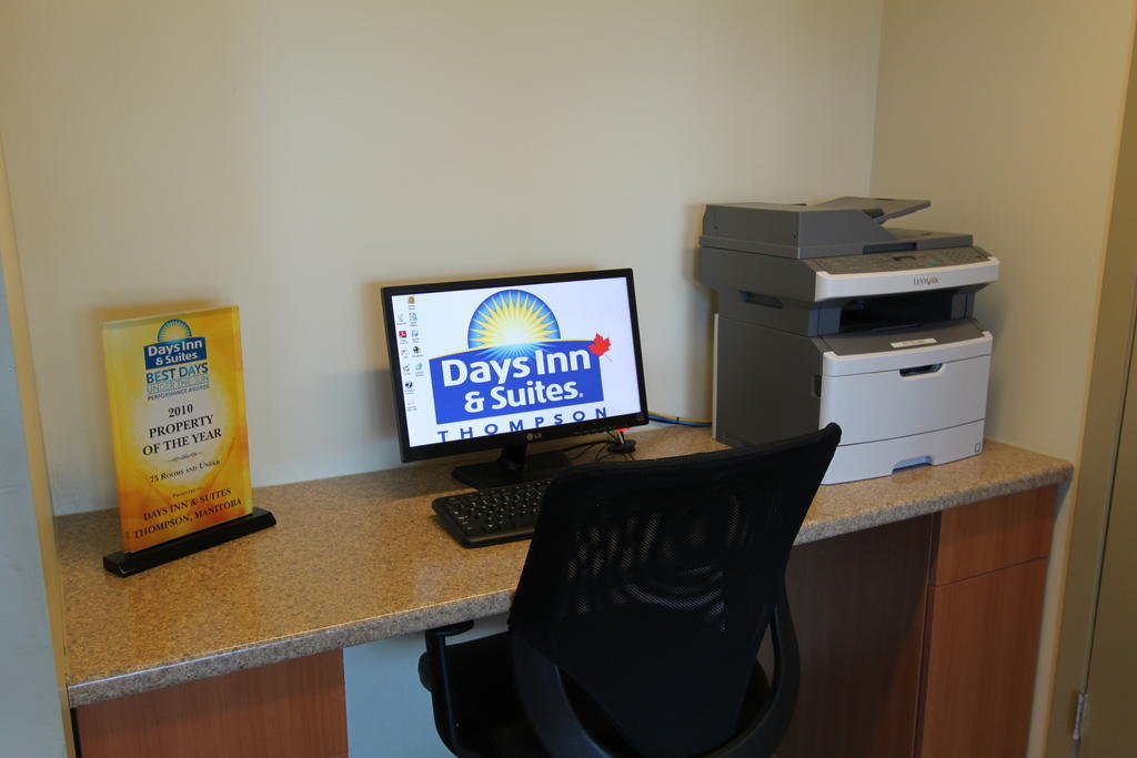 Days Inn & Suites By Wyndham Thompson Exterior photo