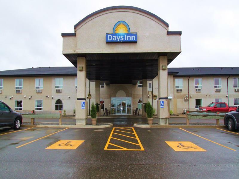 Days Inn & Suites By Wyndham Thompson Exterior photo